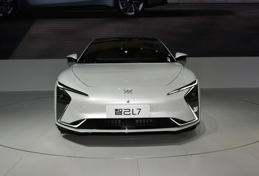 智己L7正式上市，顶配车型售40.88万元，可以挑战奥迪A6L了吗？