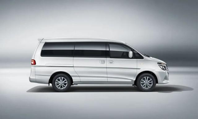 空间是王炸，新菱智M5起价8.19万，五菱“神车”有对手了