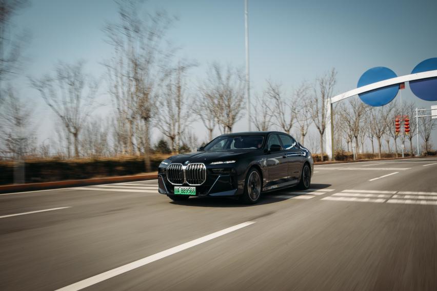 BMW i7：电动之美