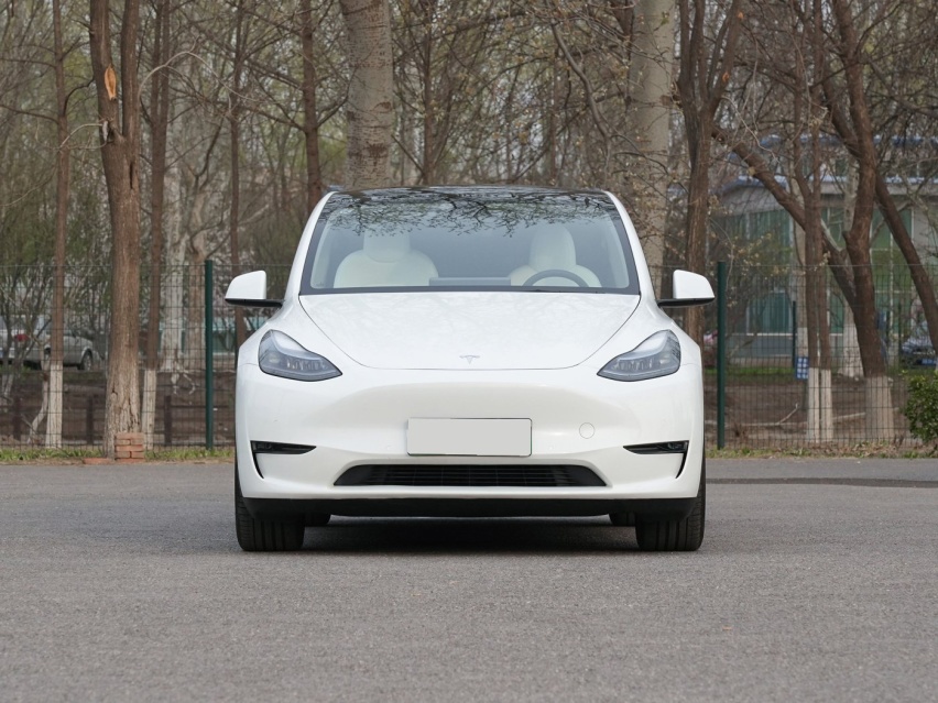 奔驰GLC还是特斯拉Model Y？中型SUV到底怎么选
