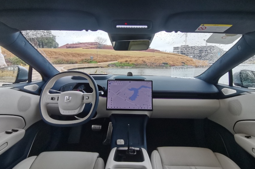 试驾极氪007：风格异于Model 3，百公里电耗22.7kWh