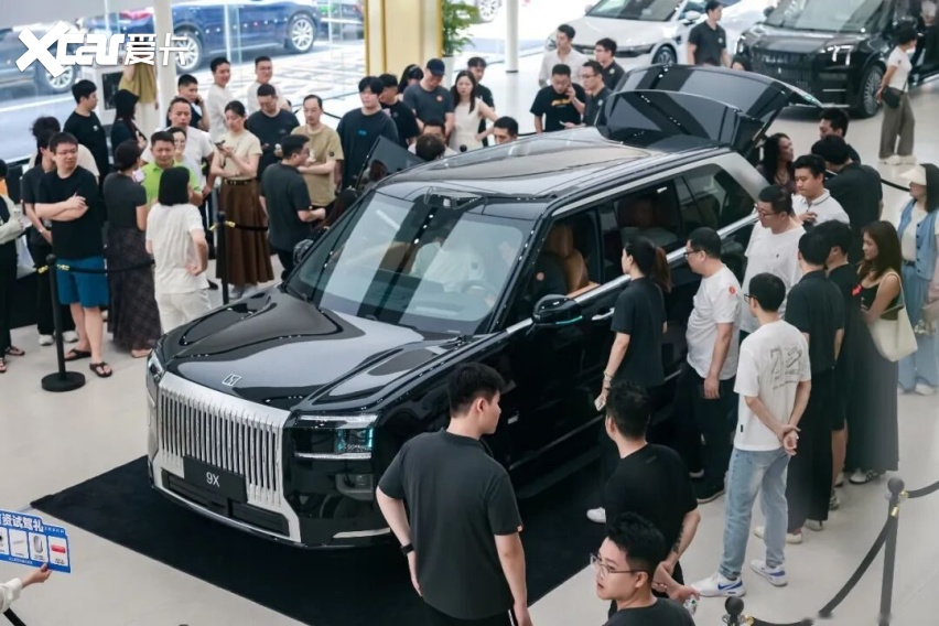 豪车堵门、看车排队：一场国产豪车消费观的变革
