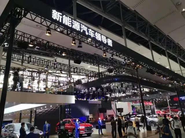 李云飞的嘴上功夫，为何解不了王传福和比亚迪的愁？