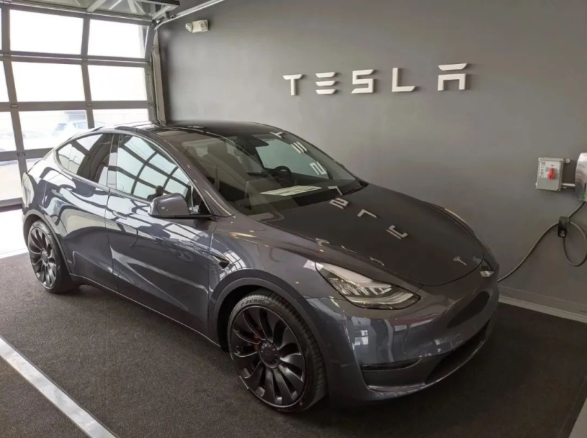 你的 Model Y 已发货