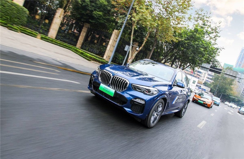 创新纯电动BMW iX3亮相成都太古里