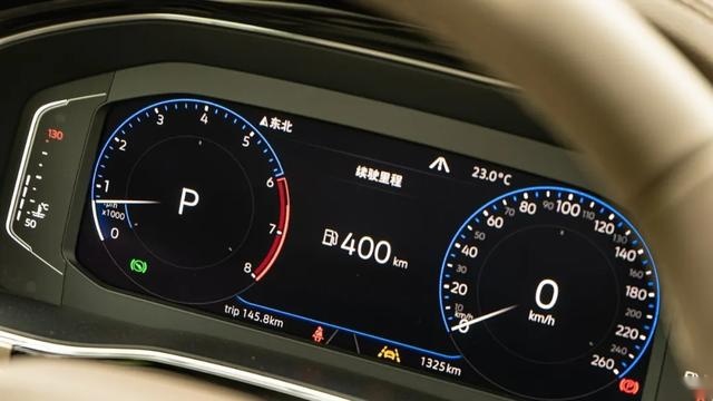 上汽大众进军“航空界”，造了一台「头等舱」|试驾