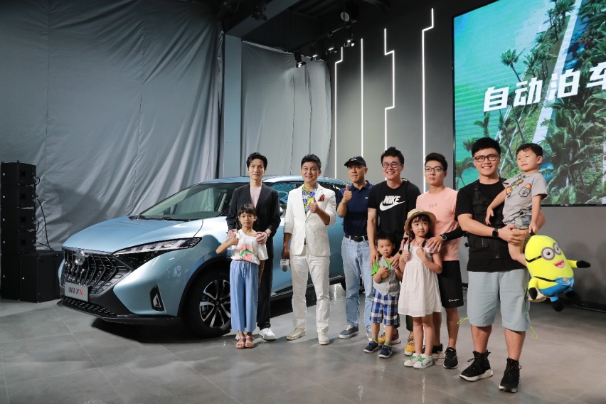 售价12.58万起 中国首台真正为孩子造的车 海马7X正式上