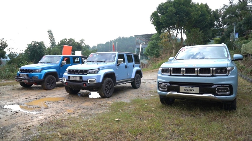 BJ40、BJ60双车挑战越野赛道 与北汽38°向上人生同行