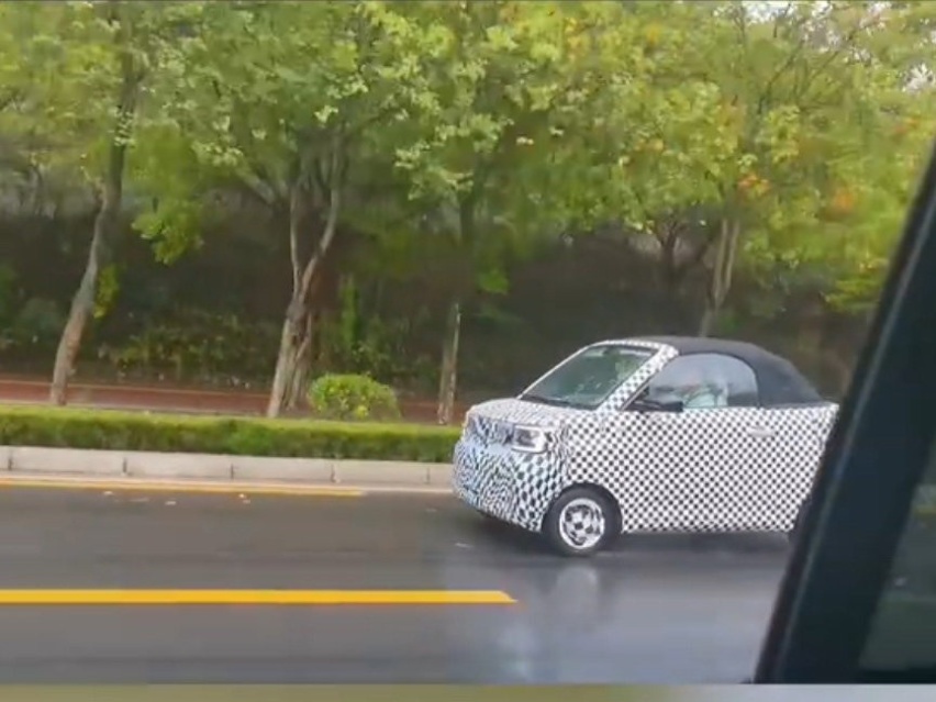 5万买敞篷车不是梦？五菱宏光MINI EV敞蓬版谍照曝光