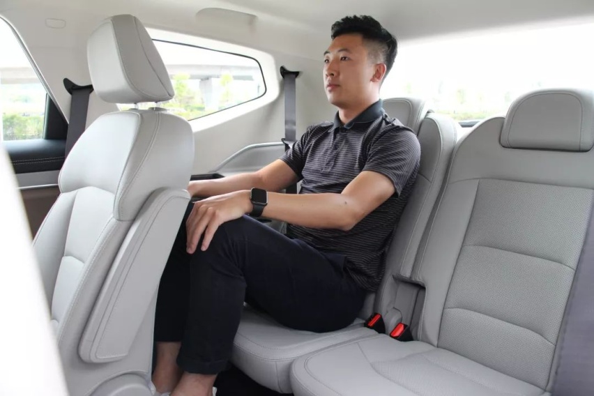 四缸、6AT、11万多，这样的MPV你还不买？