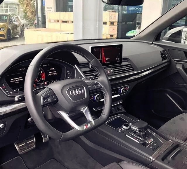 新款奥迪SQ5，六缸3.0T＋48V，预计售价会超60万