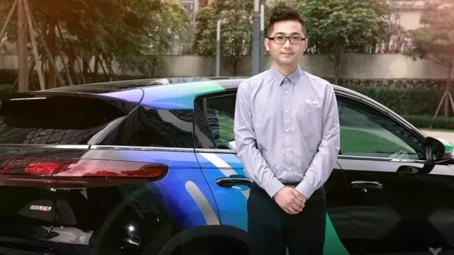小鹏汽车自营网约车平台，是和滴滴抢生意，还是打着其他的算盘？