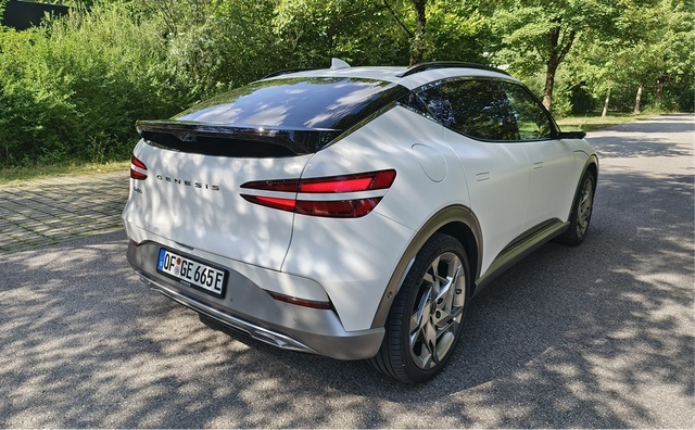 国内首发评测捷尼赛思GV60：求解电动车时代Modern Luxury