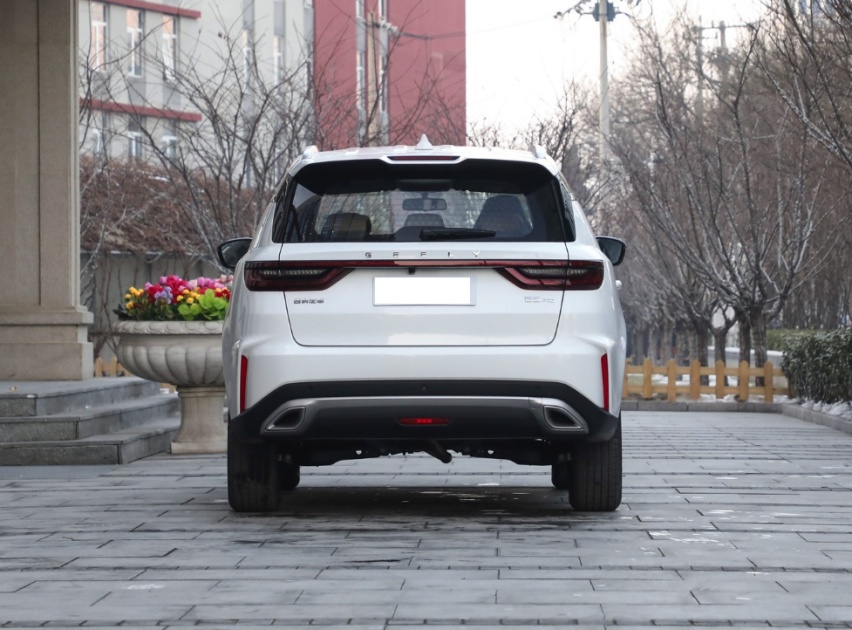 吉利的良心SUV，搭载1.5T+7DCT，四轮独悬，配置丰富不足9万