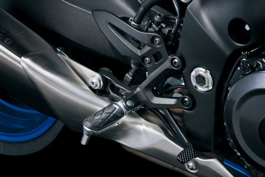 2022铃木GSX-S1000GT发布：生化机械风脸谱，全能公升级跑旅
