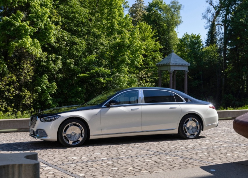 售价高达238.80万元的奔驰旗舰轿车，比宾利飞驰更值得拥有？