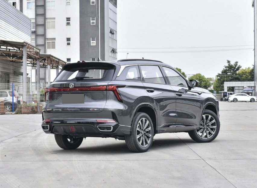 蓝电E5对比长安CS75 PLUS，谁是最适合家庭购车+用车的最优选？