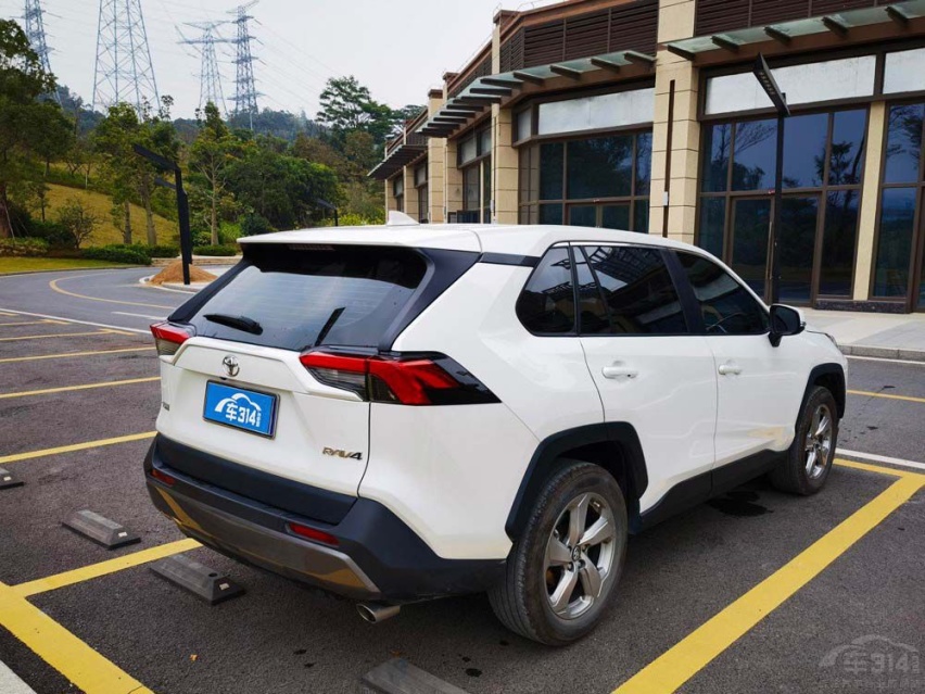 领睿和RAV4怎么选  没有对比就没有伤害