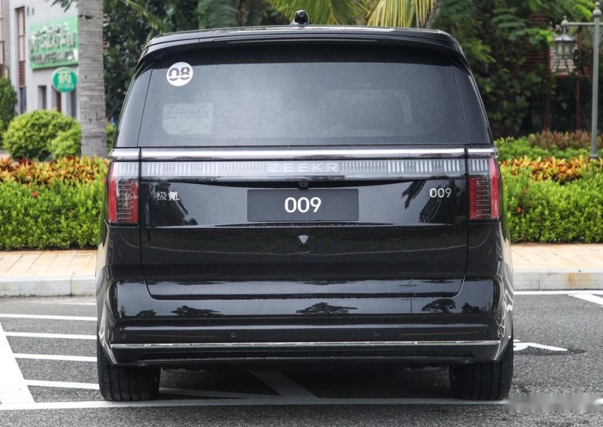 解读极氪009，车架扭转刚度36000Nm/度，为何达到埃尔法的3倍