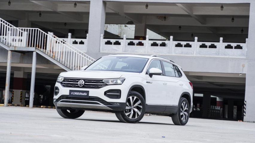 两款SUV，不一样的生活体验 20多万买探岳还是RAV4？