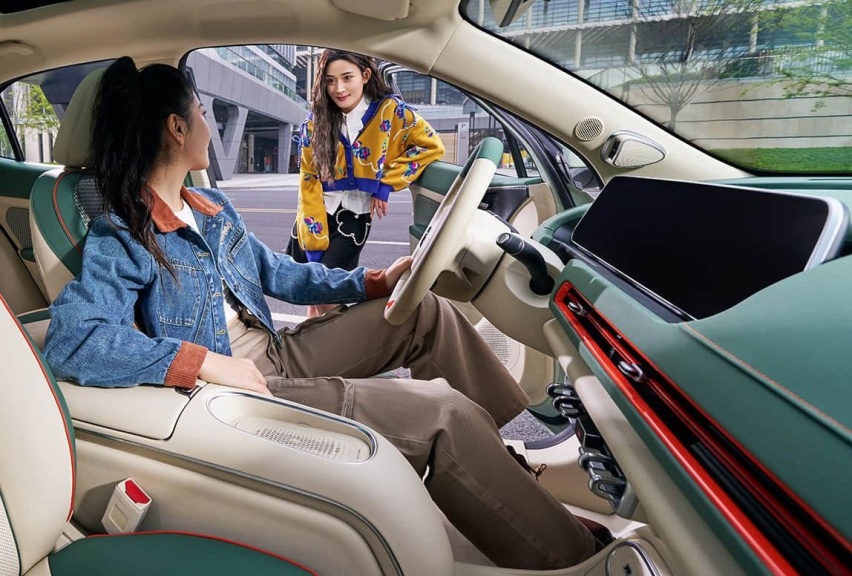 适合女生的高颜值代步车 这三款价格不贵值得一看 有一款酷似甲壳虫