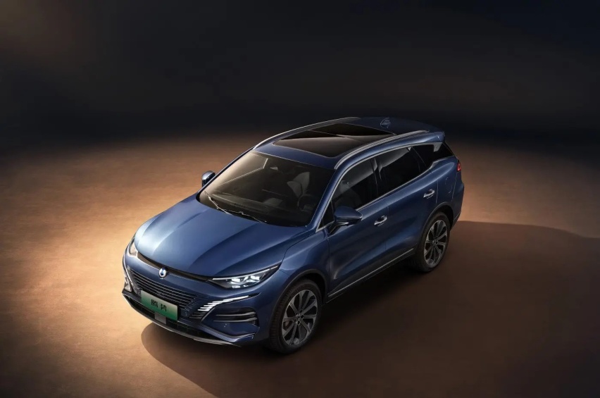 腾势N8正式发布 中型SUV 对标理想L8就看价格