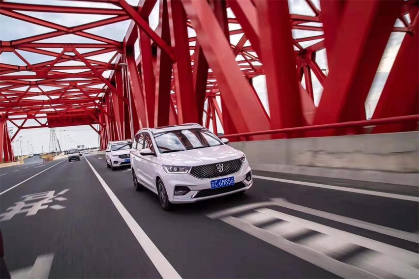 实用6座+CVT！8万级新车空间大又平顺，家用无敌了