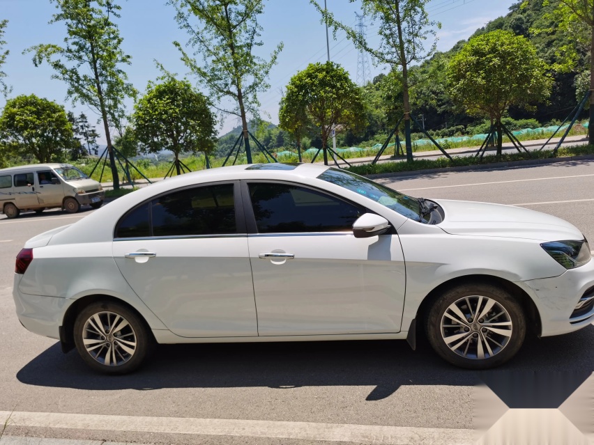 都说家庭第二辆车才买电车，真正拥有油车和电车后，才发现错了