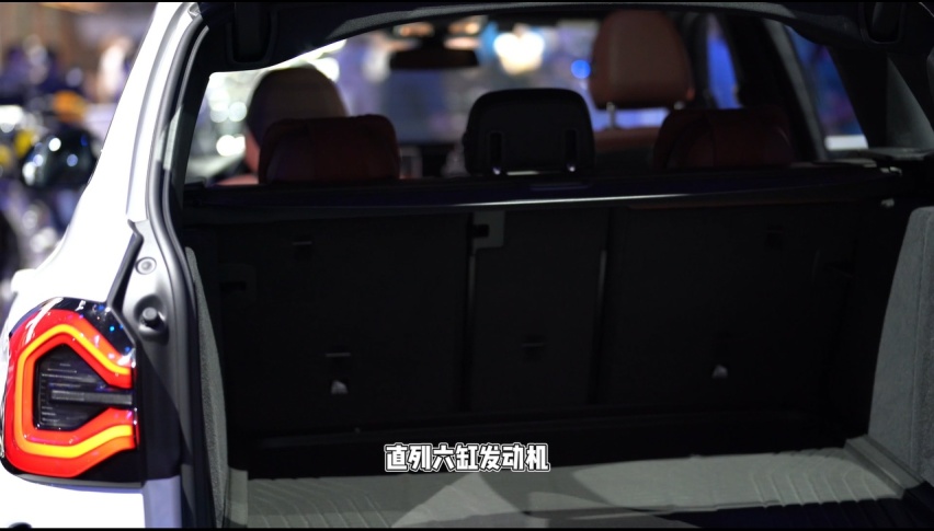 宝马中期改款X3的立体尾灯和更大的双肾中网 你爱吗？