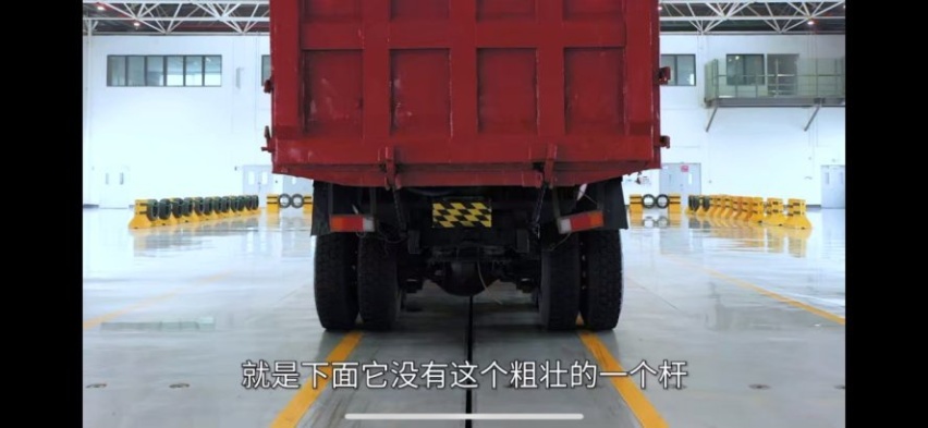 敢和大货车“硬碰硬”？沃尔沃XC90表现如何