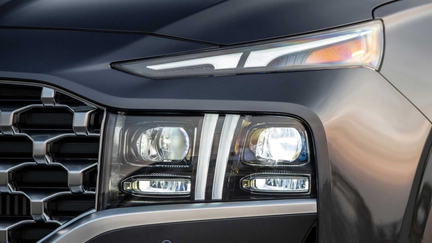 2021-hyundai-santa-fe-exterior-lighting.jpg