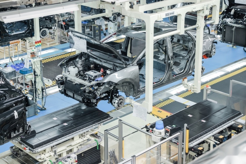 丰田发布全球首款纯电轿车 bZ3 官方指导价16.98万元起