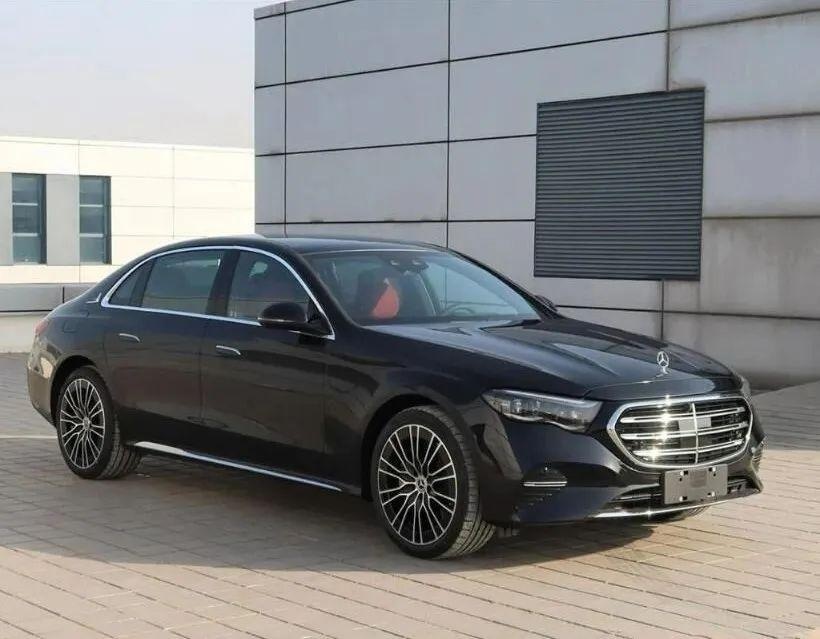 比亚迪连上三款新车，仰望U8近4吨，五菱“网红车”又来了！