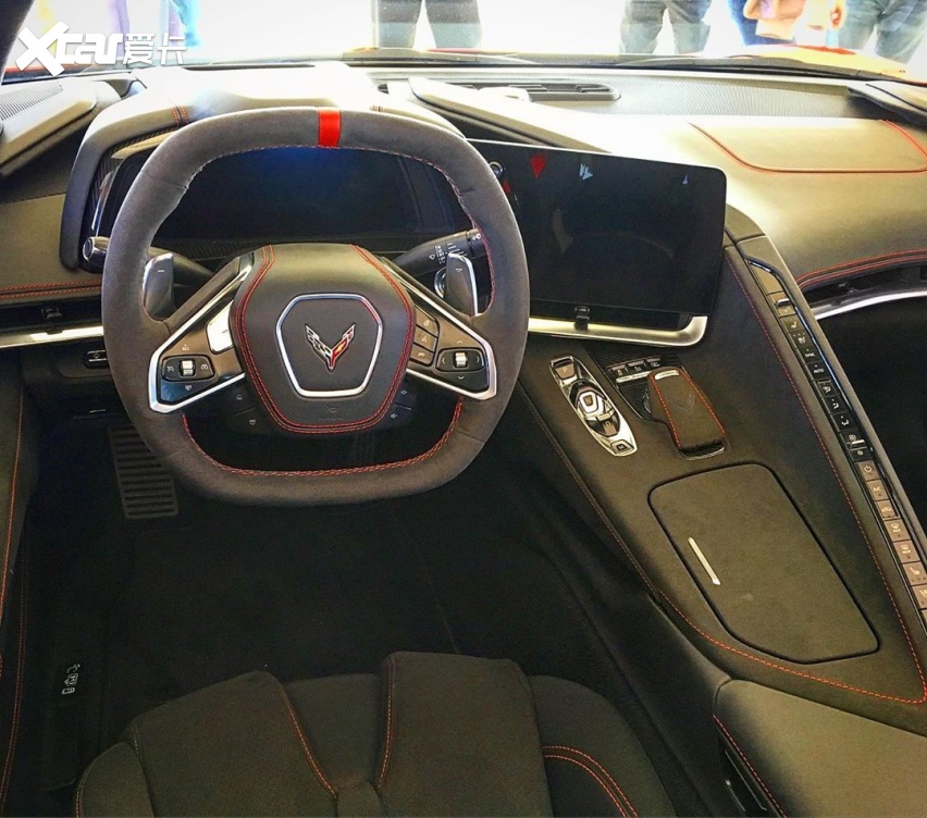 红色的超跑运动风全新科尔维特c8海外实车街拍 爱卡汽车爱咖号