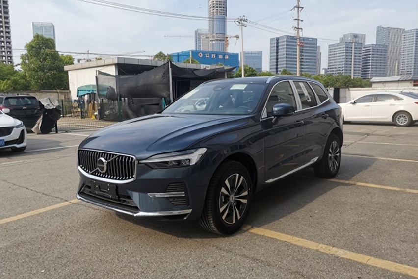 2023沃尔沃XC60正式上市 B4售价上调4000元