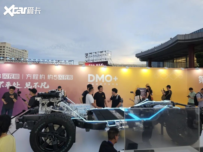 提轮300mm,可实现三轮行驶!方程豹豹5豹8闪充版正式上市