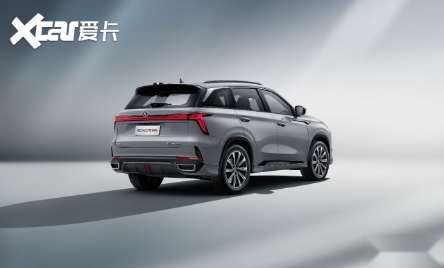 全系标配爱信8AT，第三代CS75PLUS上市，售12.49万起