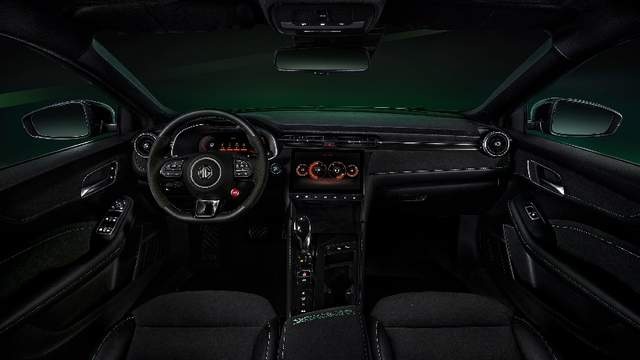 MG宠粉现场，原厂改装MG6 XPOWER合法领证