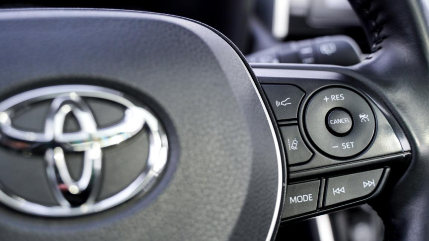 两款SUV，不一样的生活体验 20多万买探岳还是RAV4？