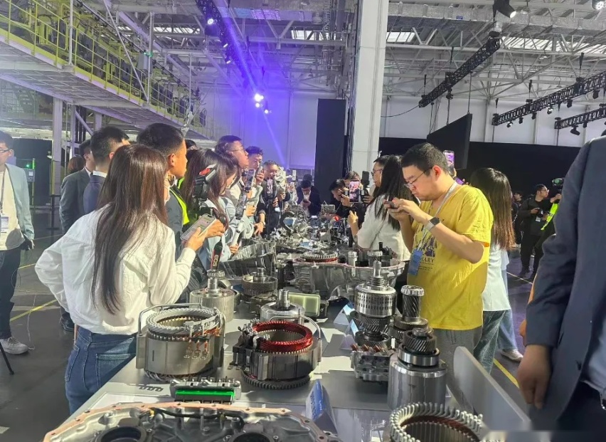 奇瑞超级工厂做背书，风云T9全球车开启预售