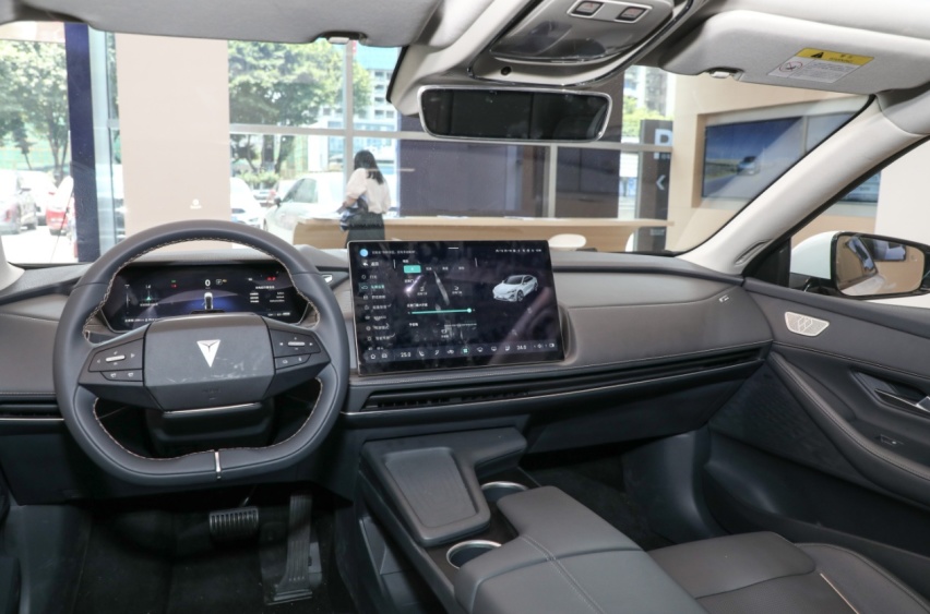 真省钱？对比同级燃油汽车，长安深蓝SL03用车成本能有多低？