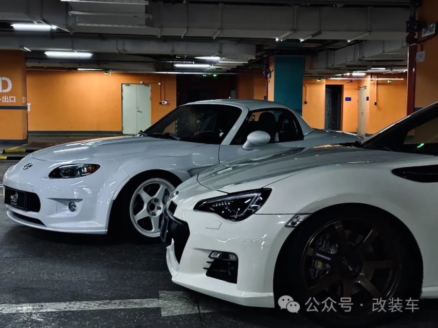 小姐姐打造竞技走街范马自达MX-5，竟是被男友带入的