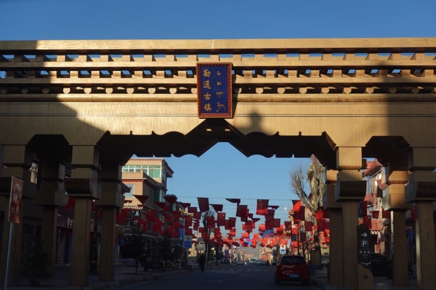 旅朋友丨冬日自驾理塘，探寻丁真家乡
