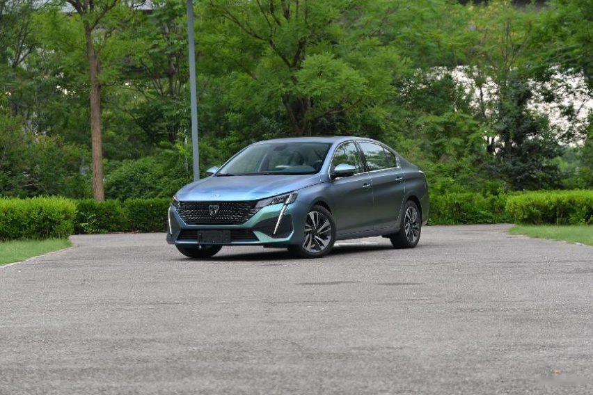 全系1.6T+6AT，新款标致408预售10.57万起，还买卡罗拉？