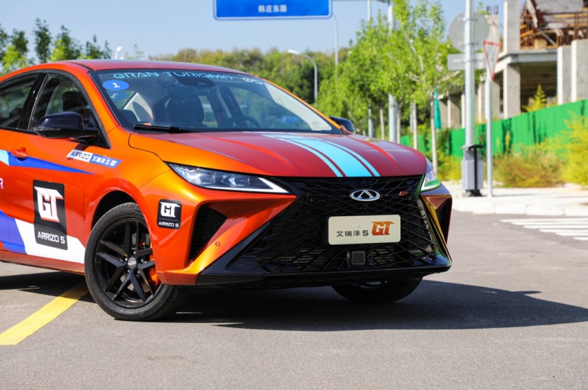试驾奇瑞艾瑞泽5 GT 从内到外向运动靠齐