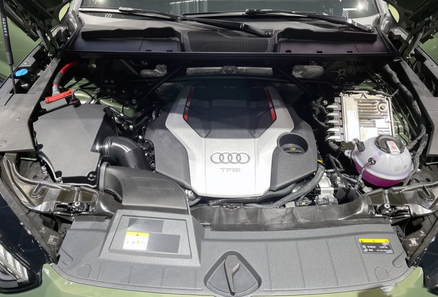 粤港澳车展实拍奥迪SQ5，3.0T V6+全时四驱，5.3秒即可破百