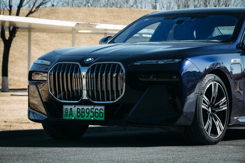 BMW i7：电动之美