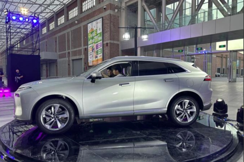 车头就是小蓝山，降价6万多，摩卡DHT-PHEV，掀了中型SUV市场桌