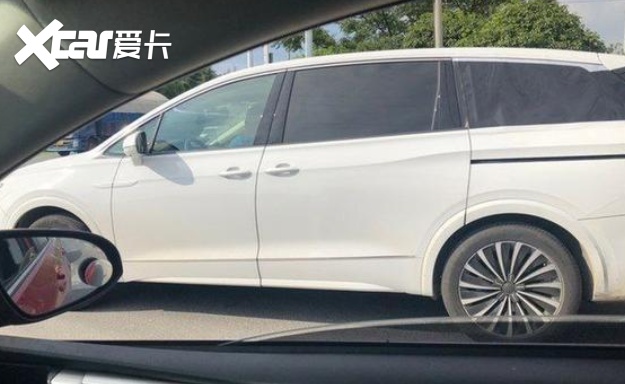 大众巍昂实车现身，将于广州车展首发，配2.0T+7DCT