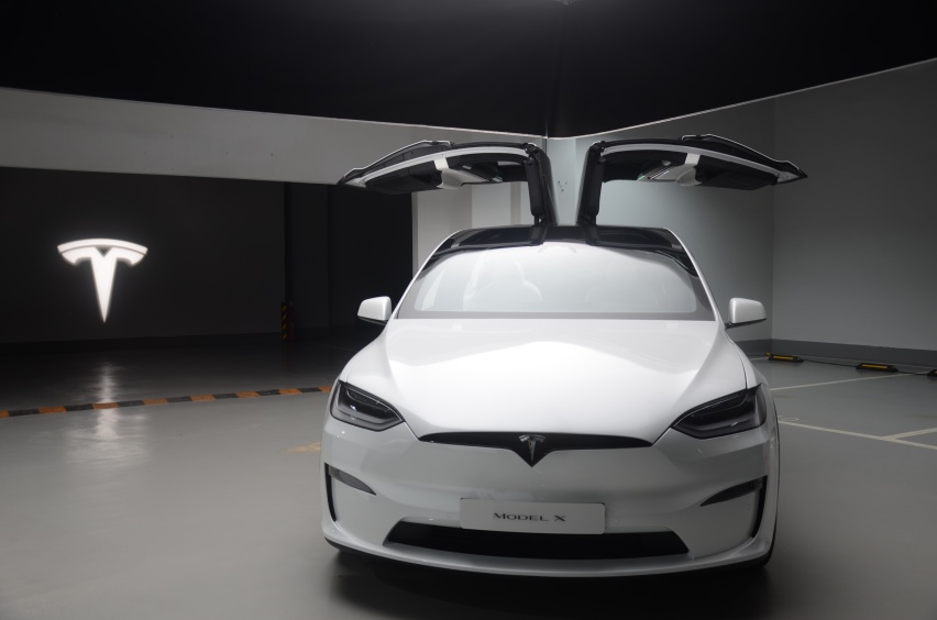 静态感受特斯拉Model S Plaid，静若处子的极简，动如脱兔的张